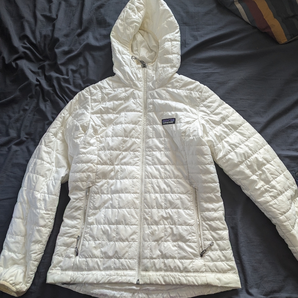 Patagonia white down jacket with hood